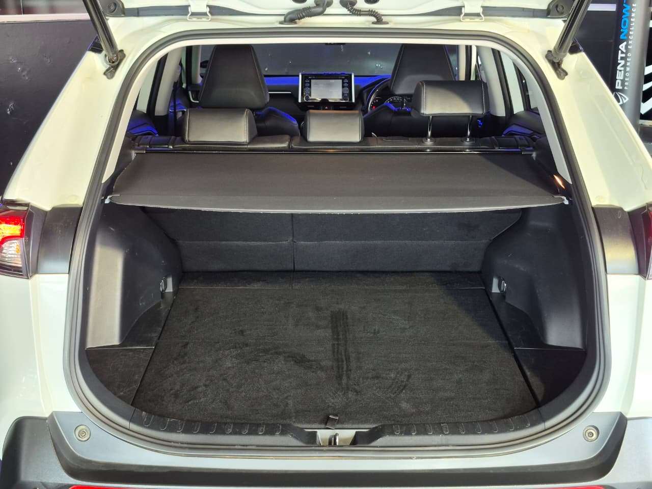 2020 Toyota Rav4 image 15