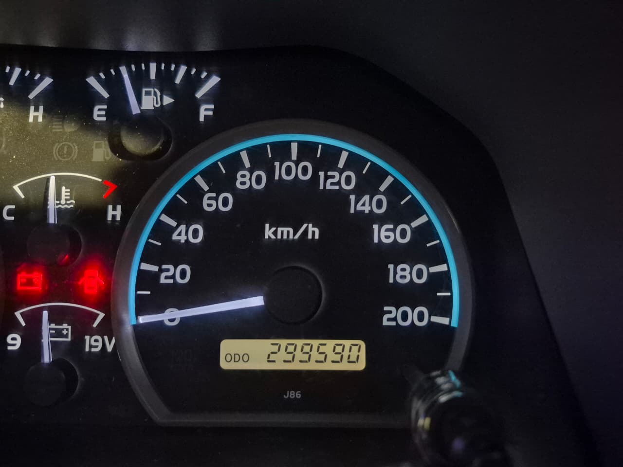 2013 Toyota Land Cruiser image 10