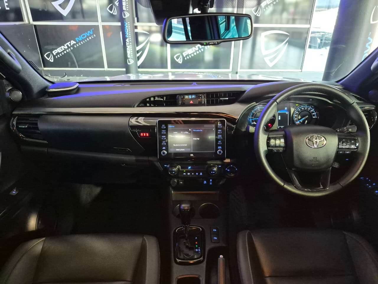 2025 Toyota Hilux image 7