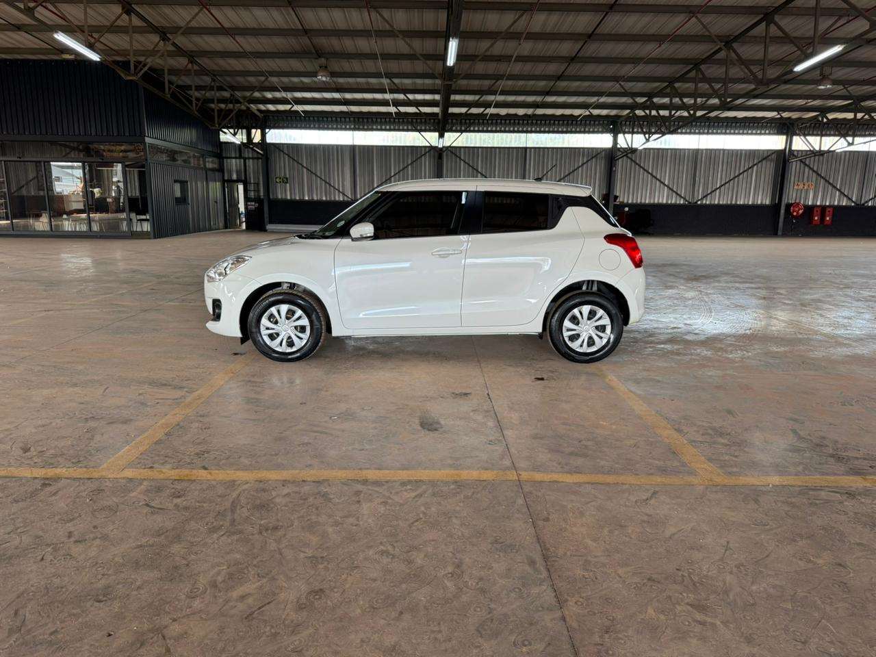 2022 Suzuki Swift image 6