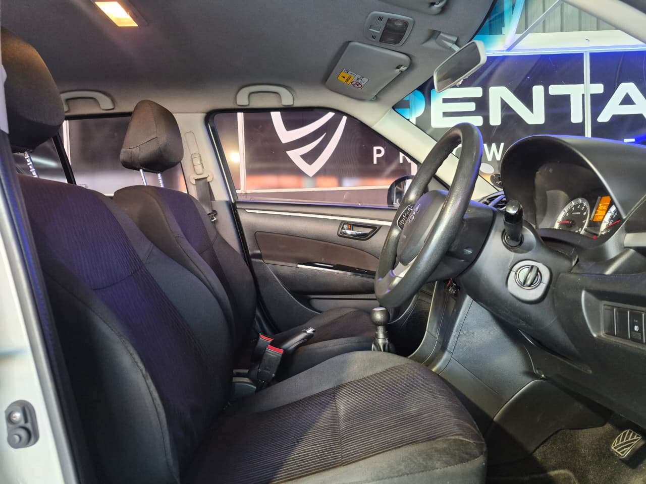 2018 Suzuki Swift image 14