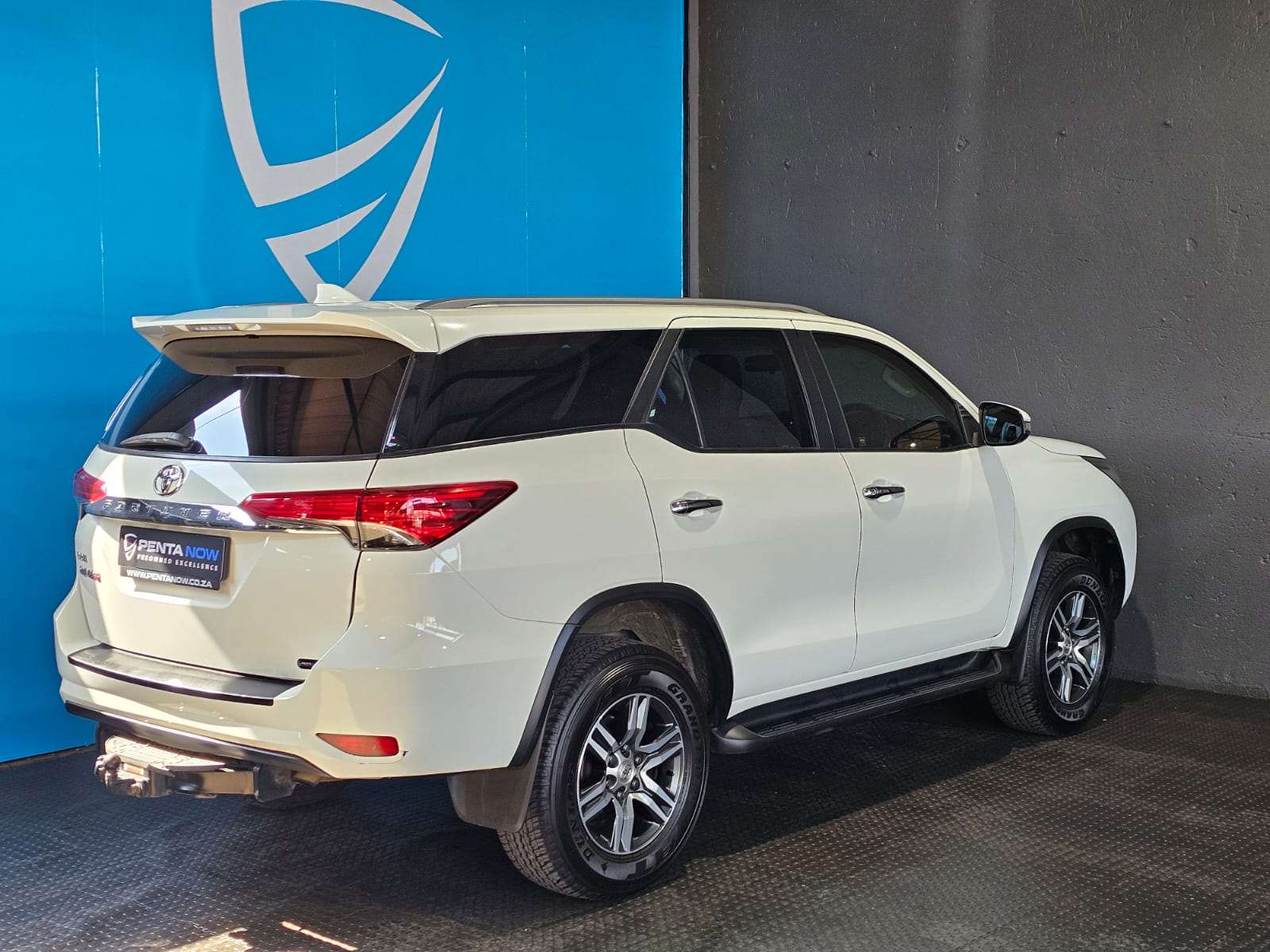 2018 Toyota Fortuner image 5