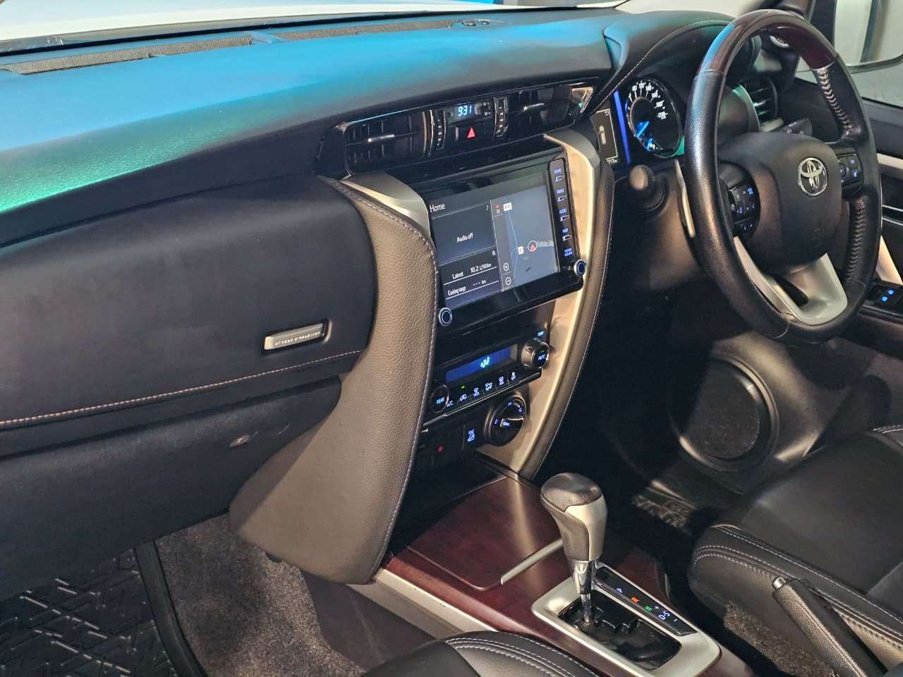 2020 Toyota Fortuner image 13