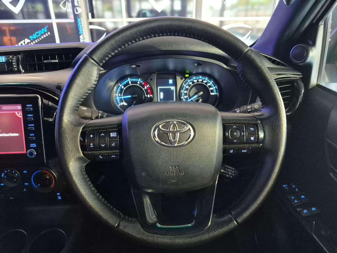 2025 Toyota Hilux image 8