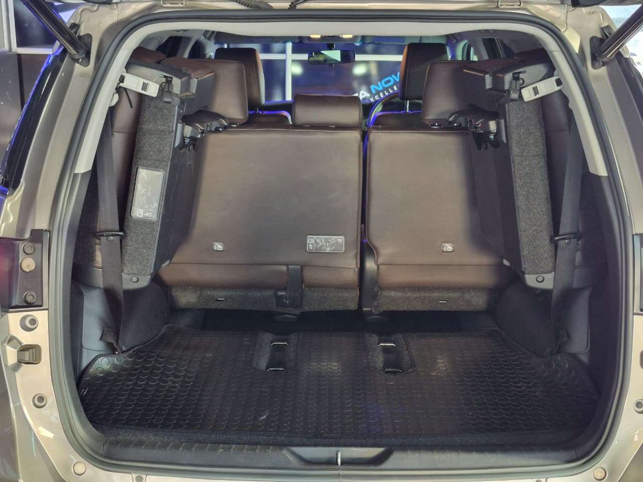 2020 Toyota Fortuner image 16
