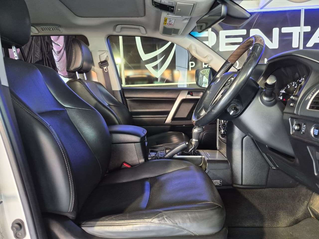 2019 Toyota Prado image 14