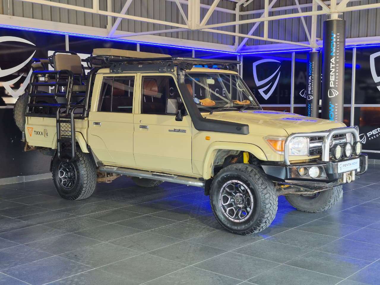 2013 Toyota Land Cruiser image 3