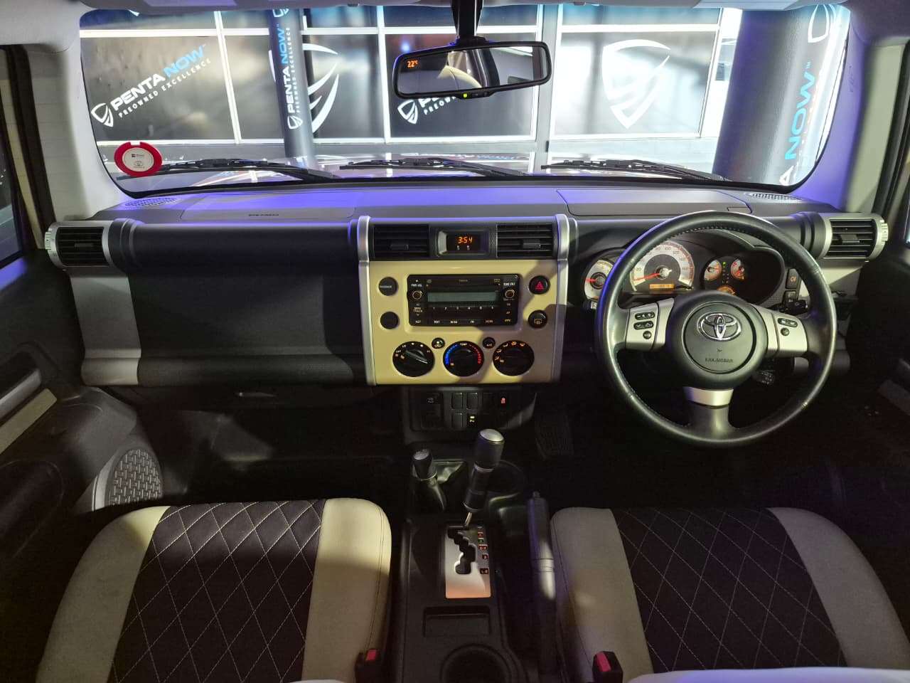 2018 Toyota Fj Cruiser image 7