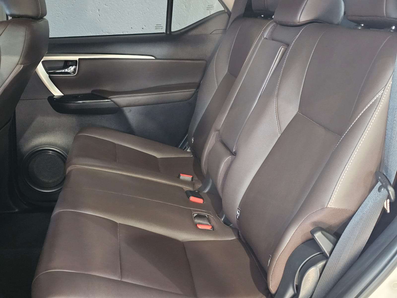 2018 Toyota Fortuner image 16