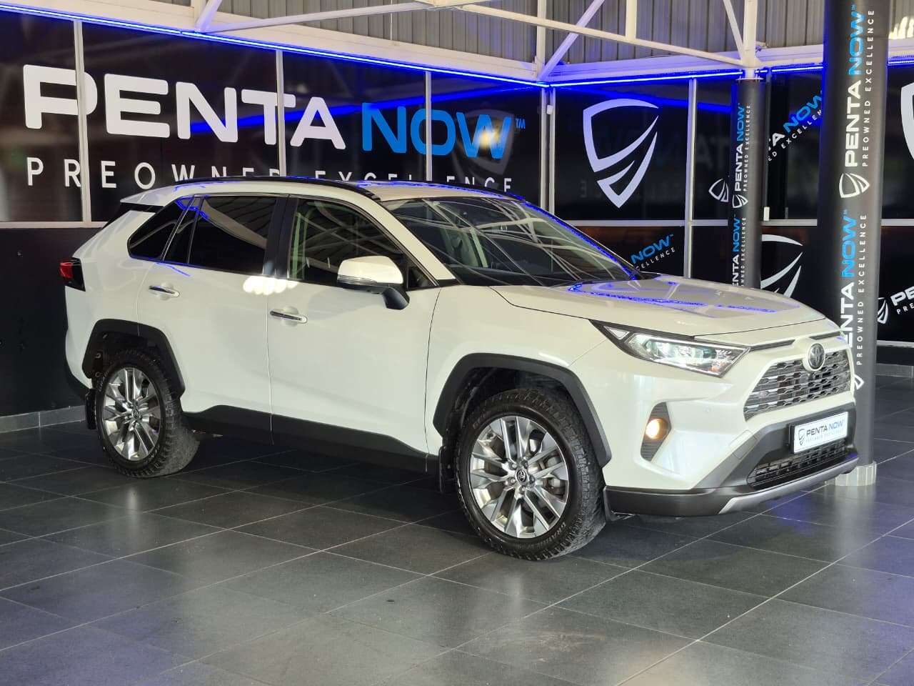 2020 Toyota Rav4 image 3