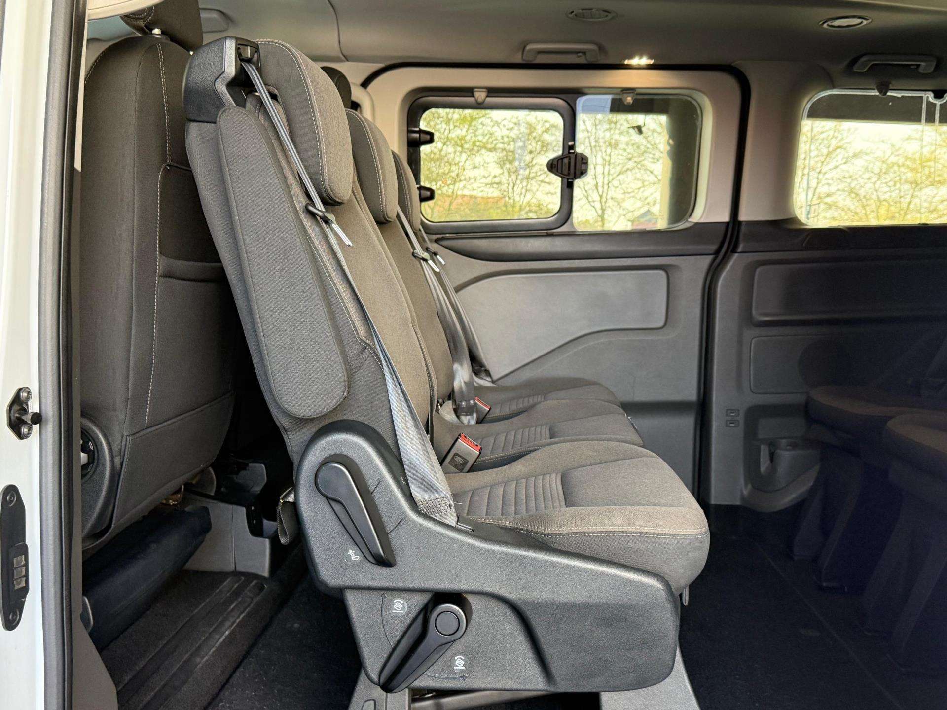 2021 Ford Tourneo image 16