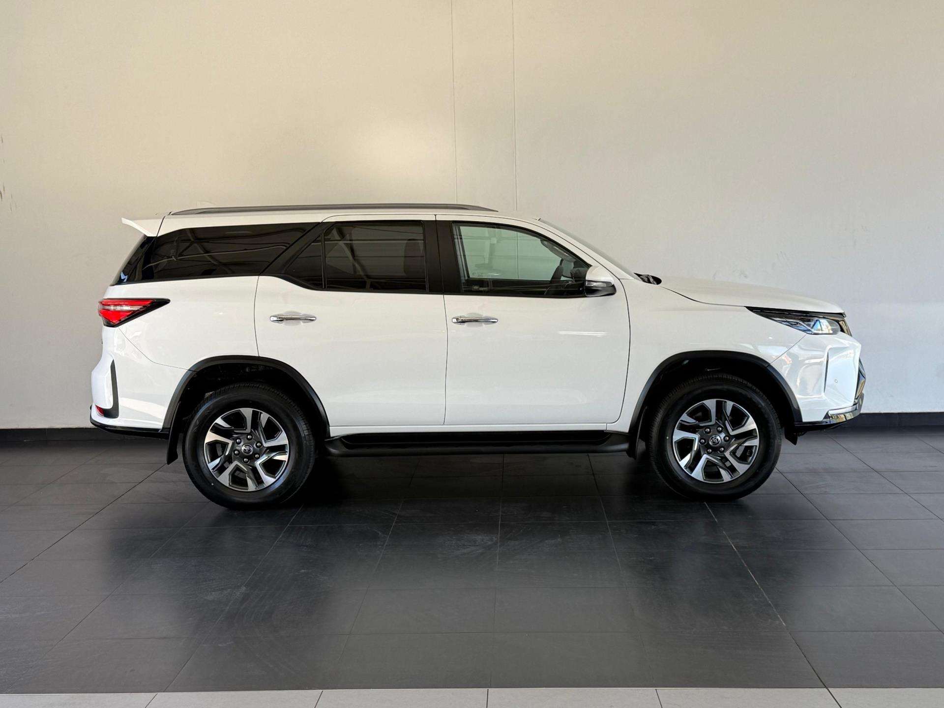 2023 Toyota Fortuner image 4