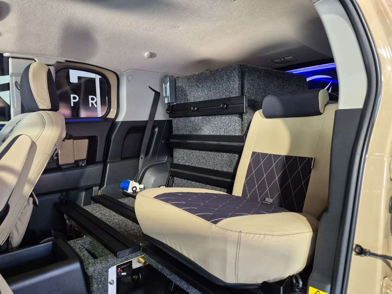 2018 Toyota Fj Cruiser image 12