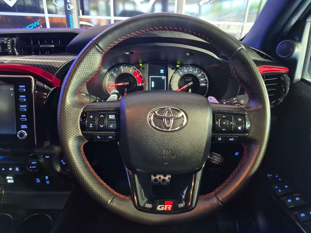 2023 Toyota Hilux image 8