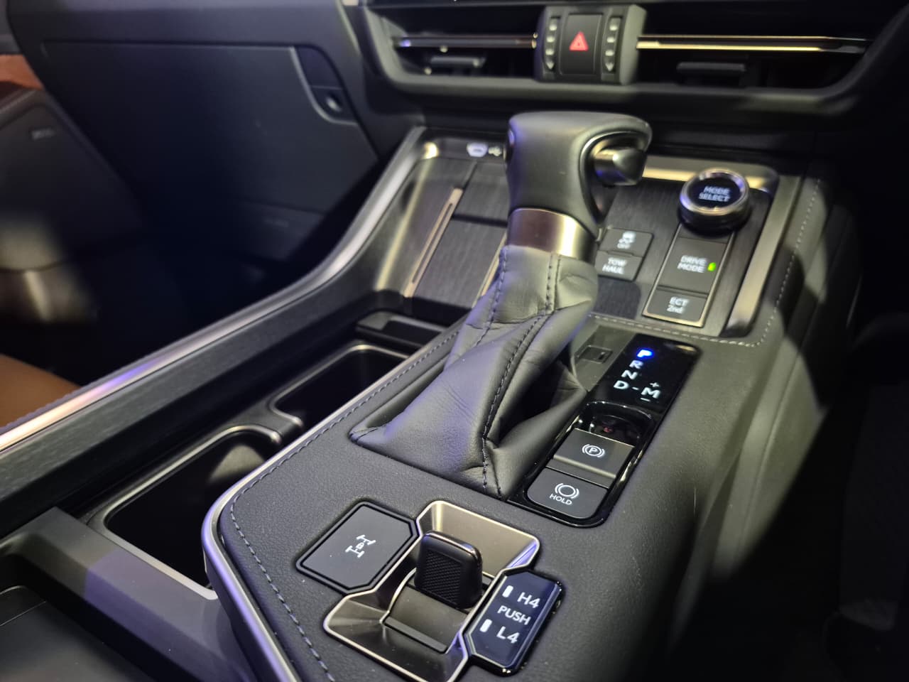 2025 Lexus Gx 550 image 9