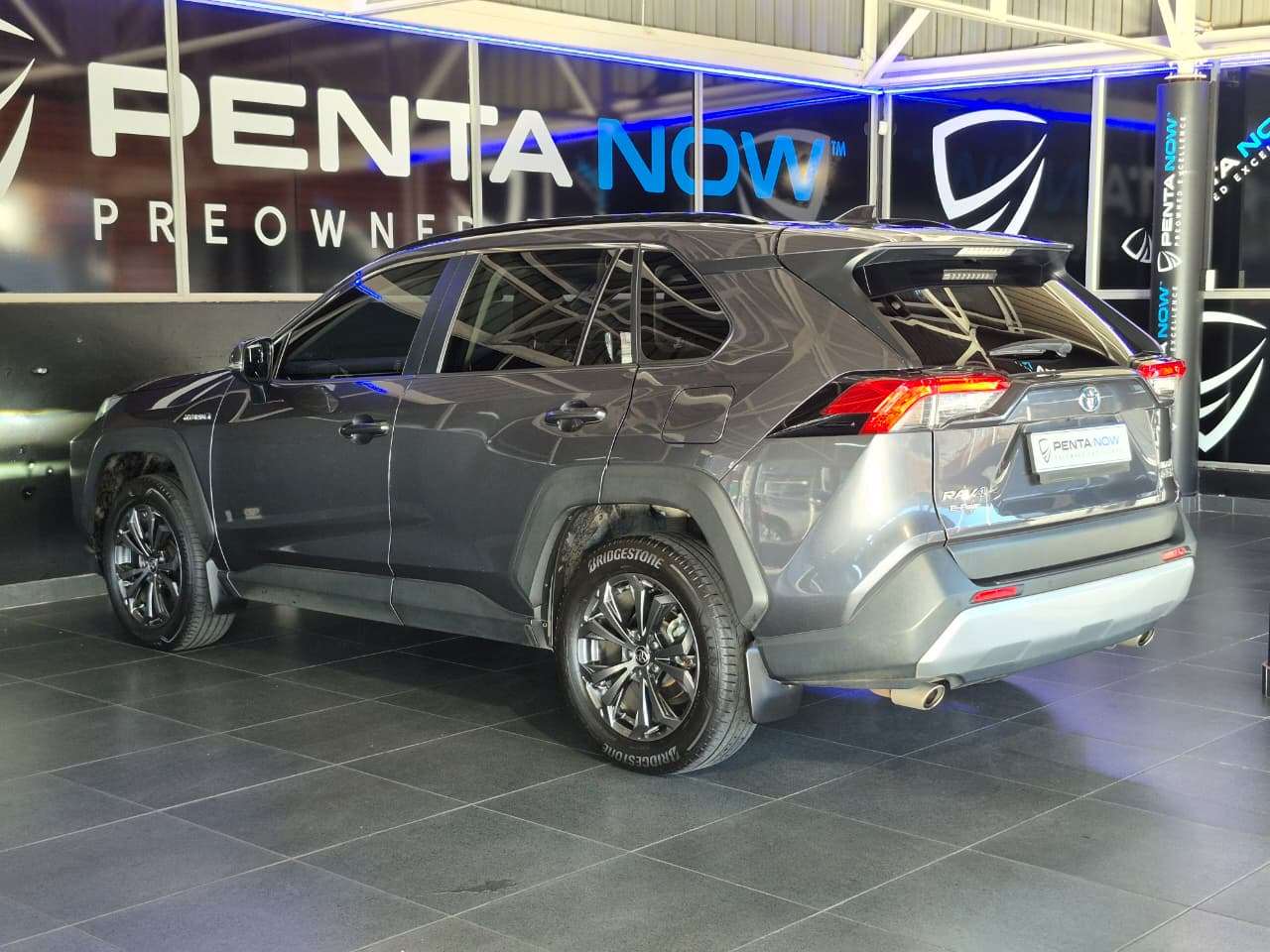 2023 Toyota Rav 4 image 4
