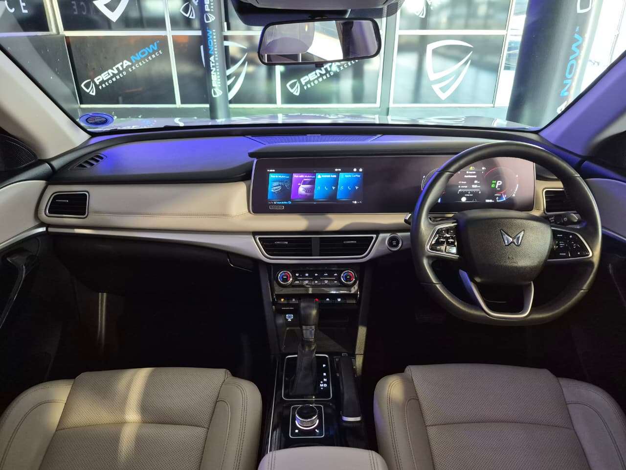 2023 Mahindra Xuv 700 image 7