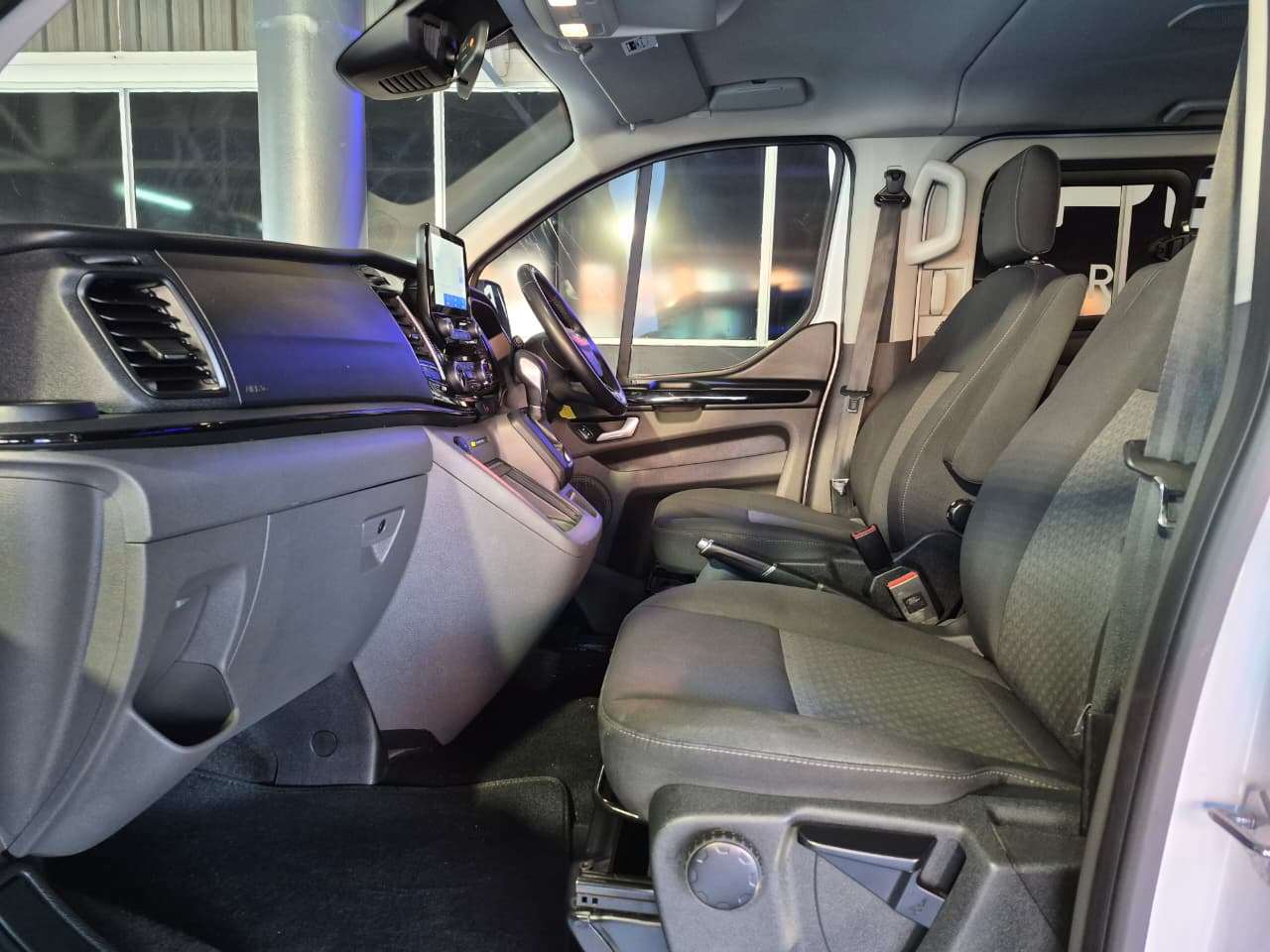 2023 Ford Tourneo image 12