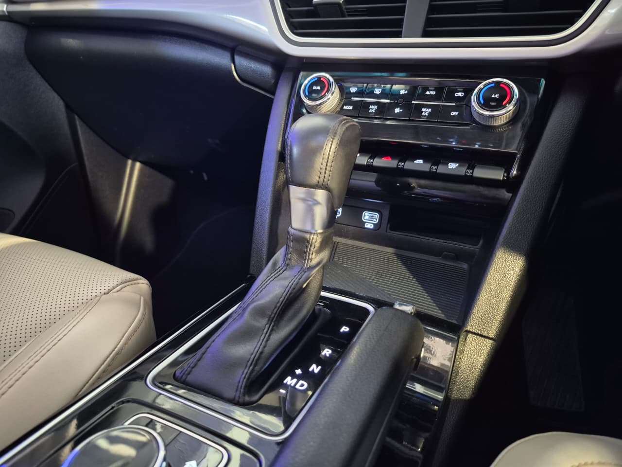 2023 Mahindra Xuv 700 image 9