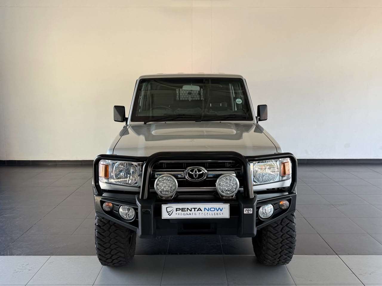 2021 Toyota Landcruiser image 2
