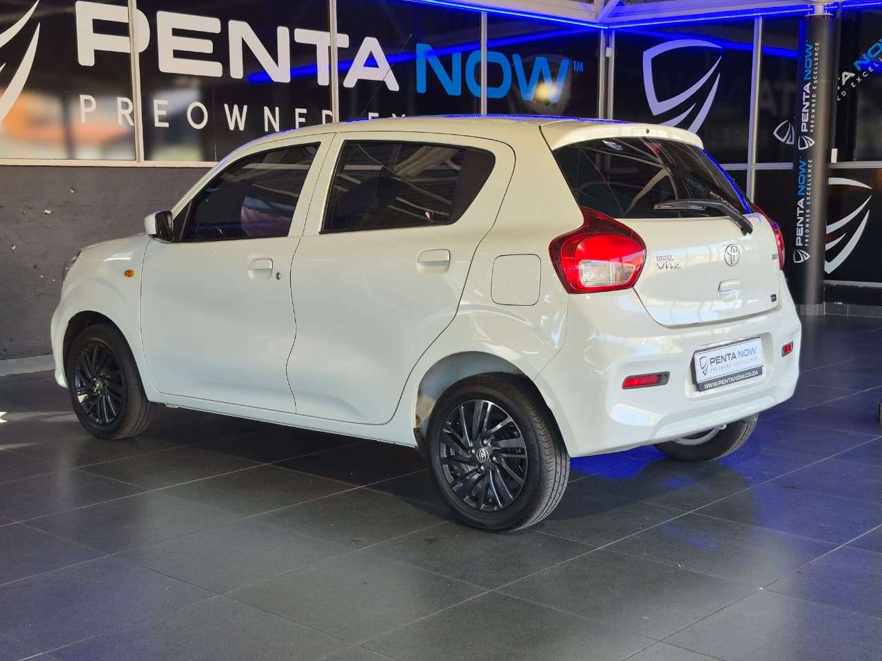 2024 Toyota Vitz image 4