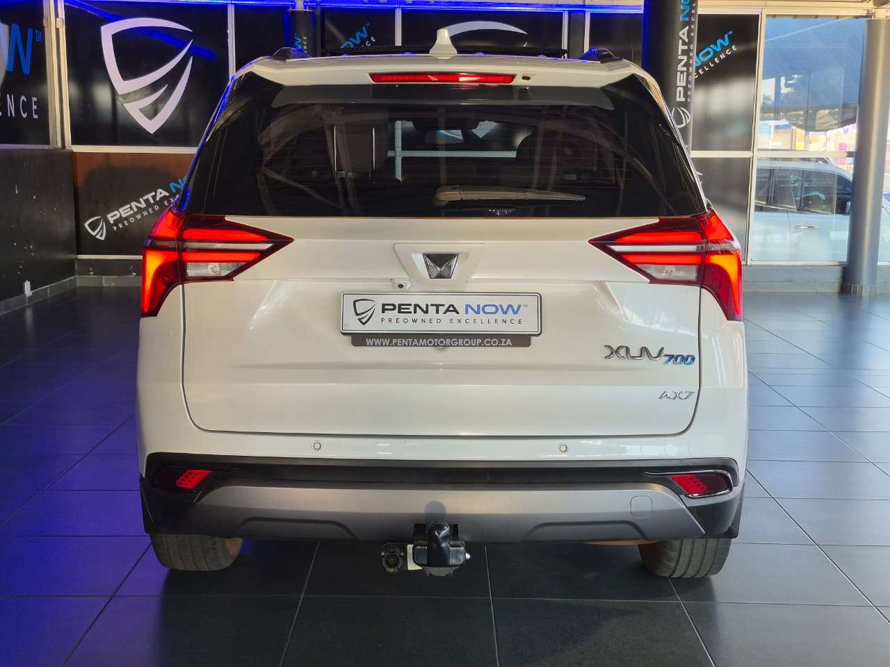 2023 Mahindra Xuv 700 image 5
