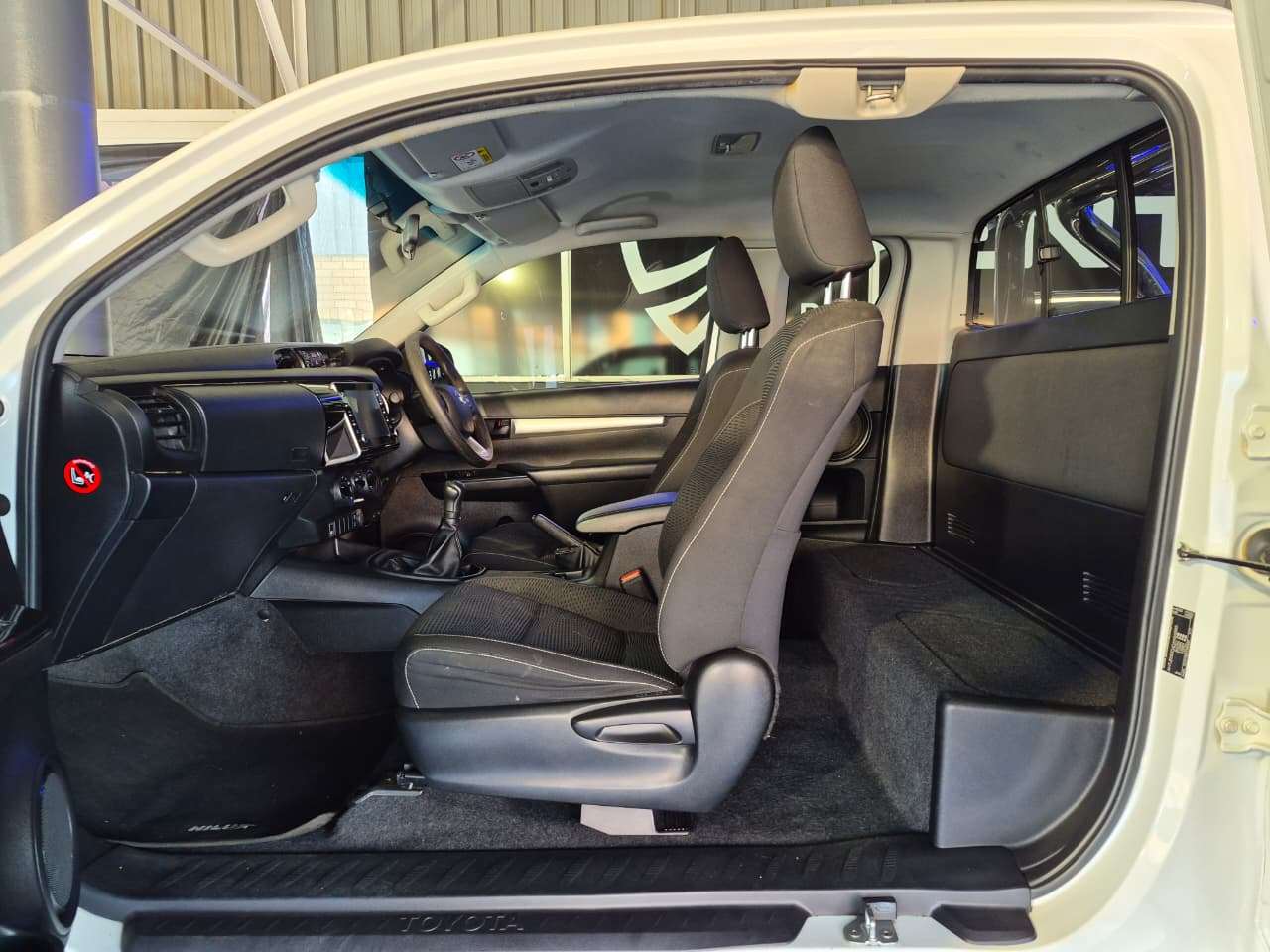 2022 Toyota Hilux image 13