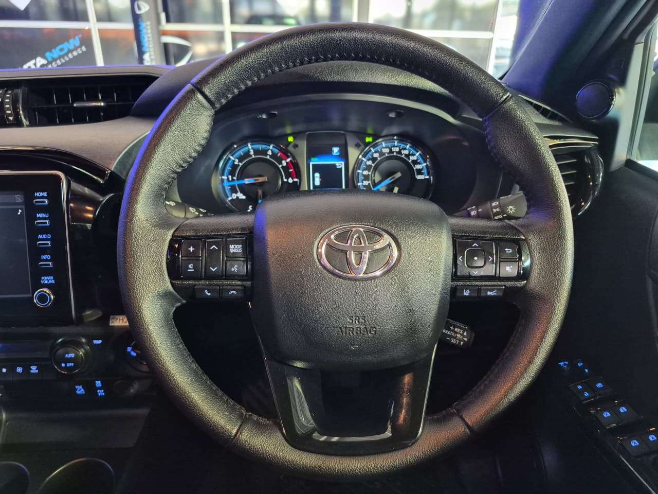 2025 Toyota Hilux image 8