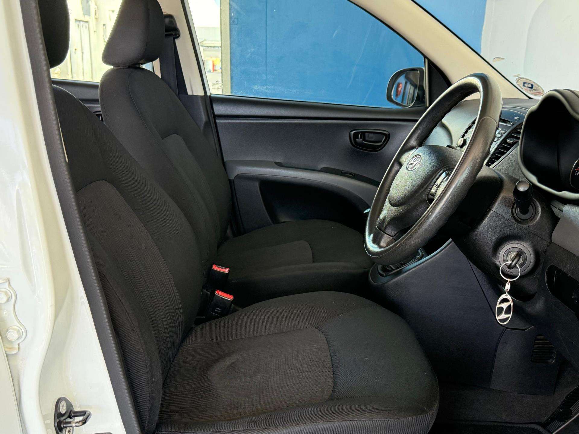 2012 Hyundai I10 image 13