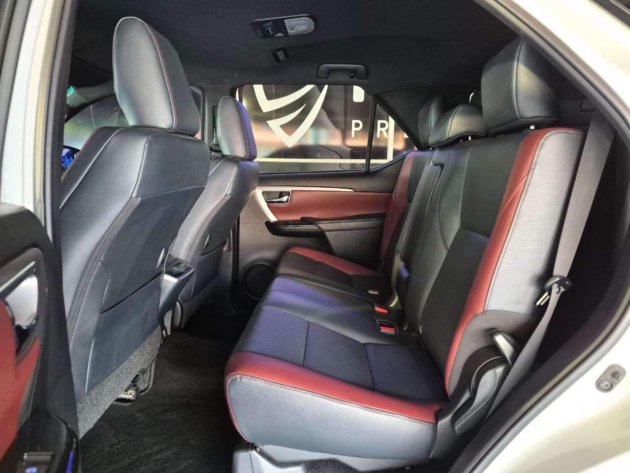 2025 Toyota Fortuner image 12