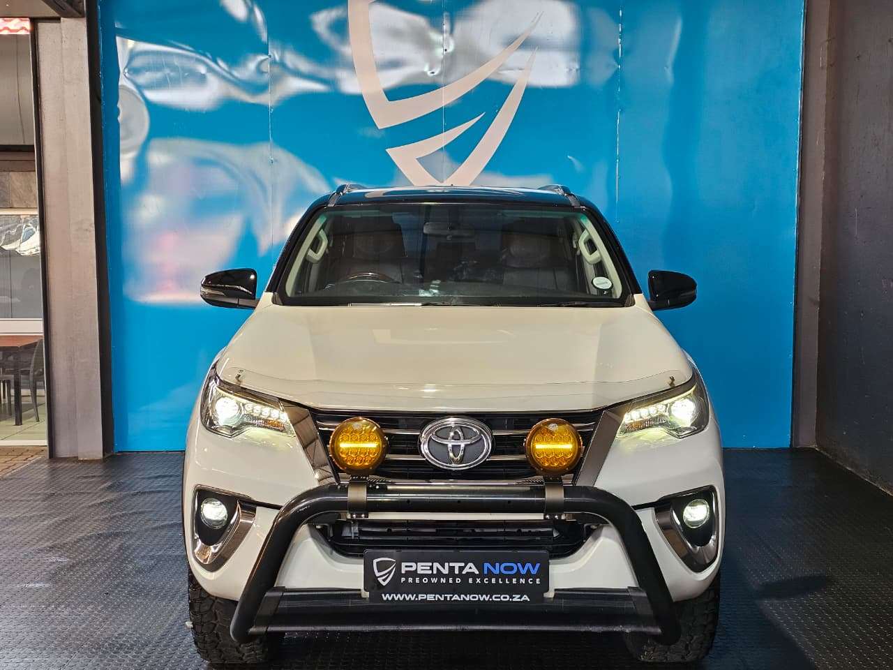 2020 Toyota Fortuner image 2