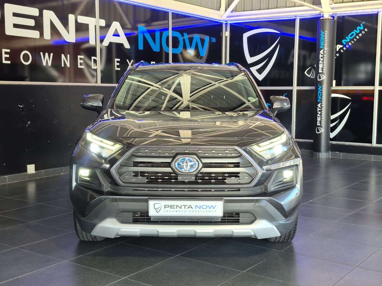 2023 Toyota Rav 4 image 2