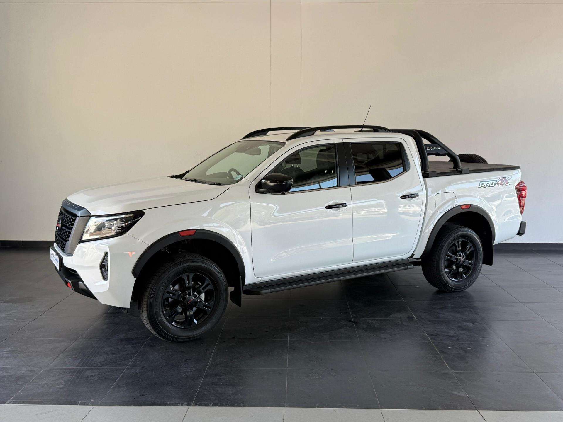 2023 Nissan Navara image 3