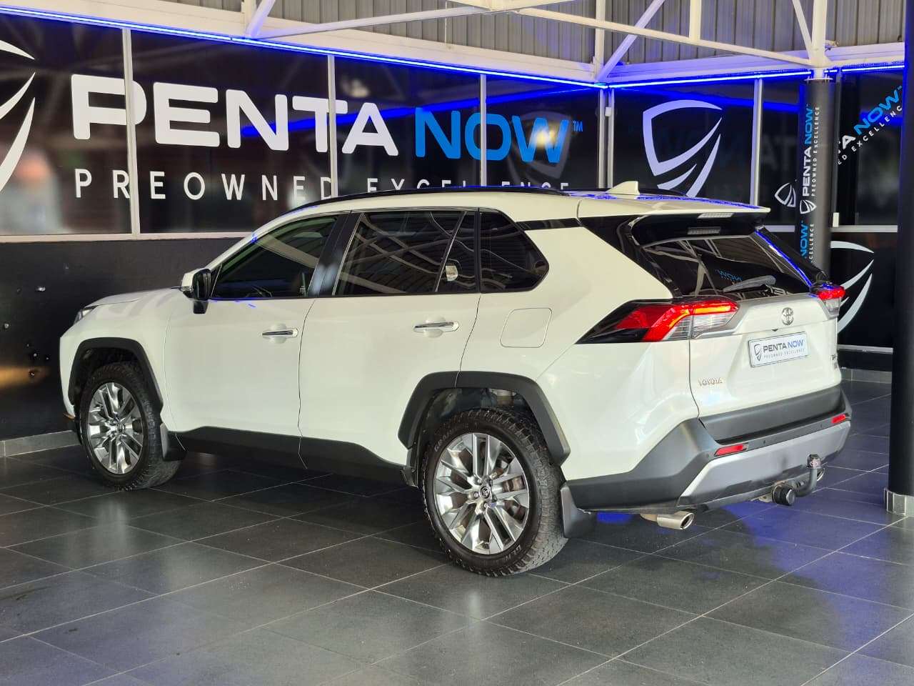 2020 Toyota Rav4 image 4