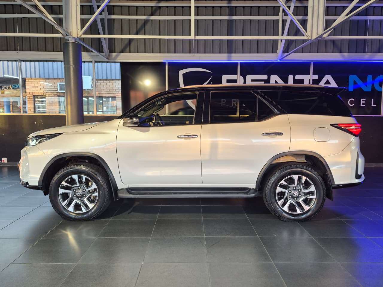2024 Toyota Fortuner image 15