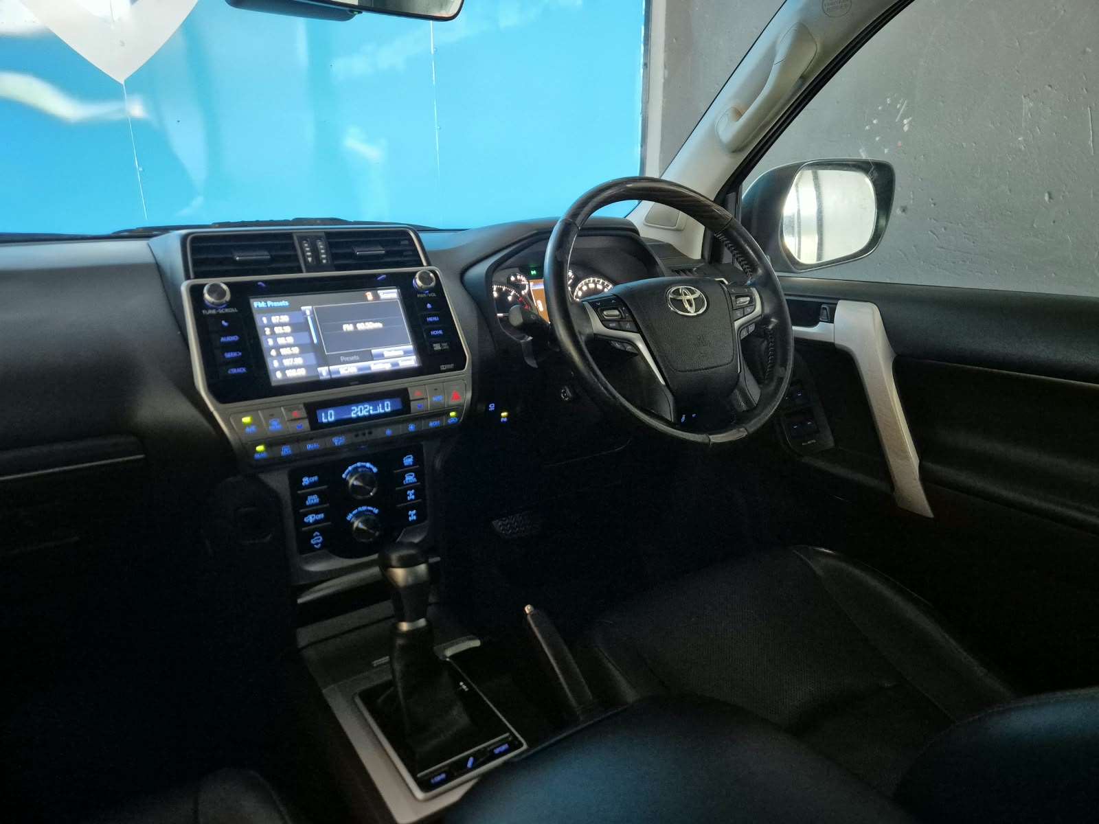 2018 Toyota Prado image 7