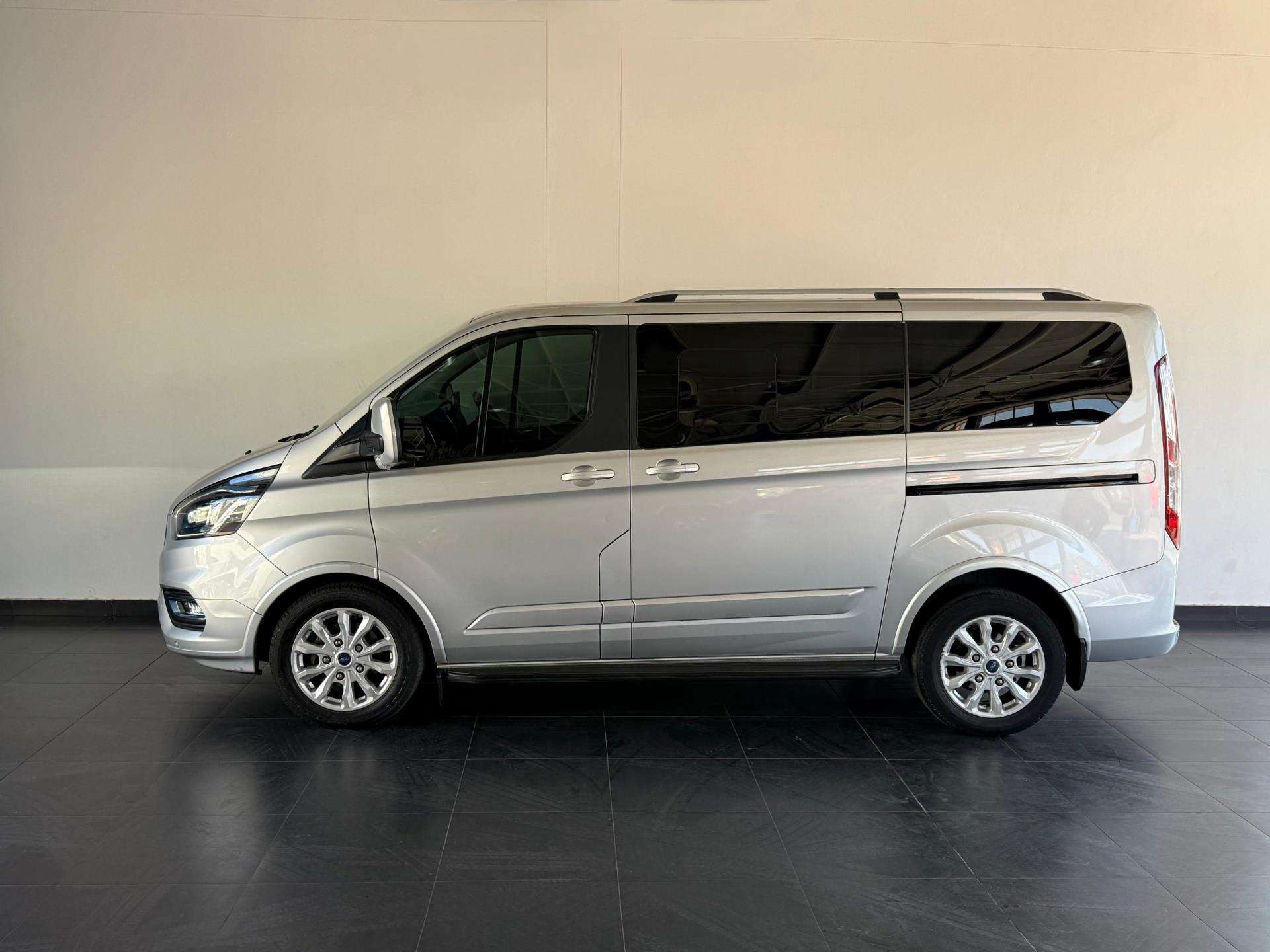 2023 Ford Tourneo image 5