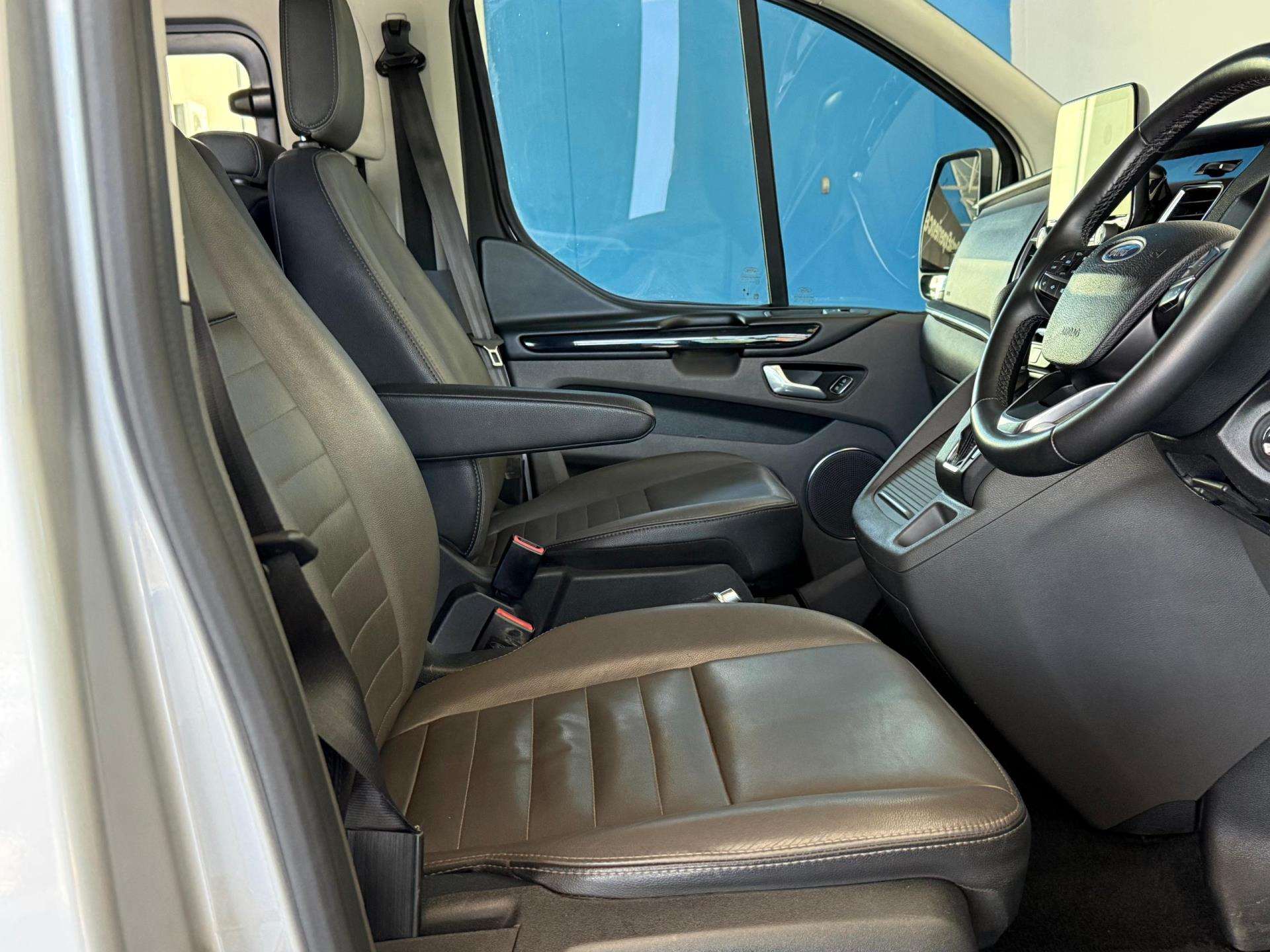2023 Ford Tourneo image 13
