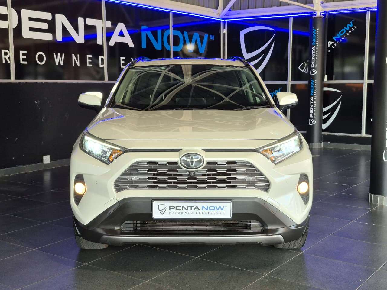 2020 Toyota Rav4 image 2
