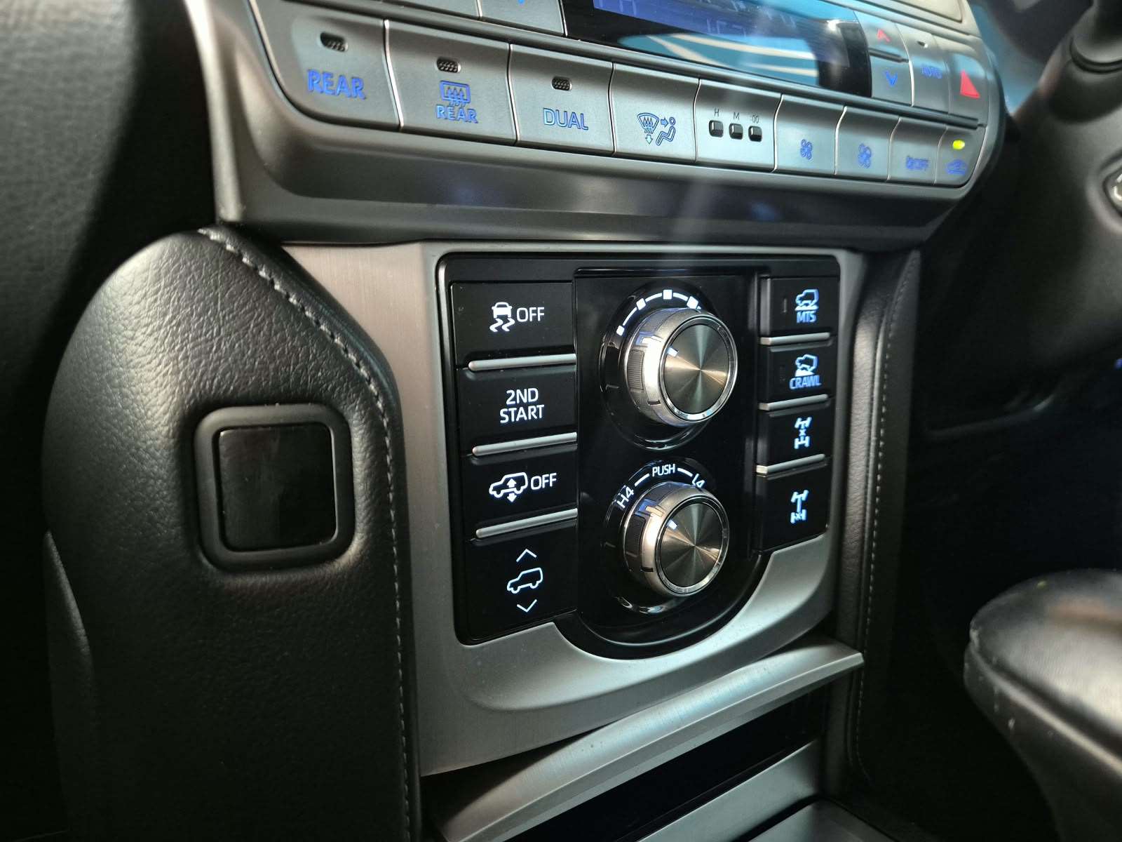 2018 Toyota Prado image 10