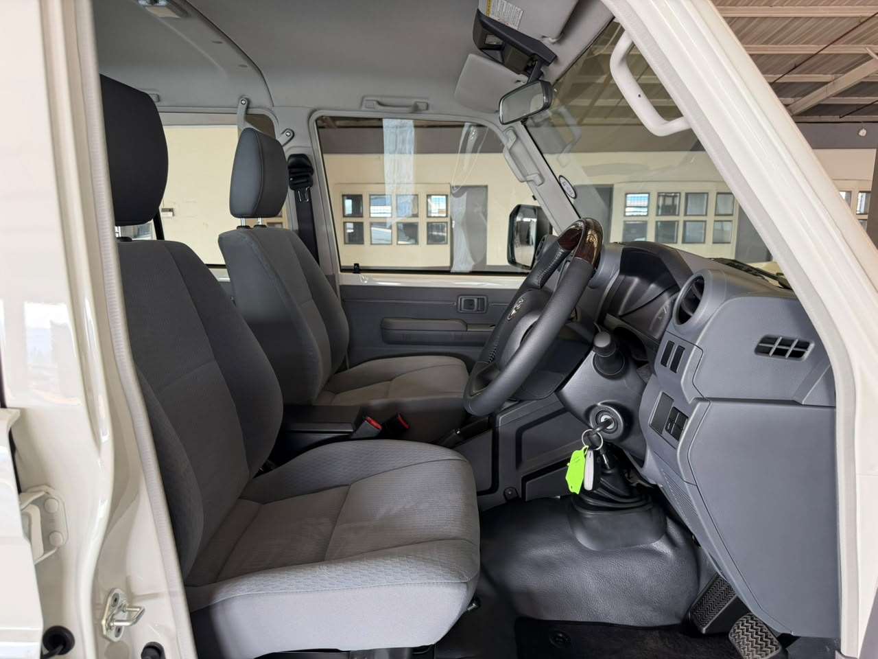 2026 Toyota Land Cruiser 79 image 11