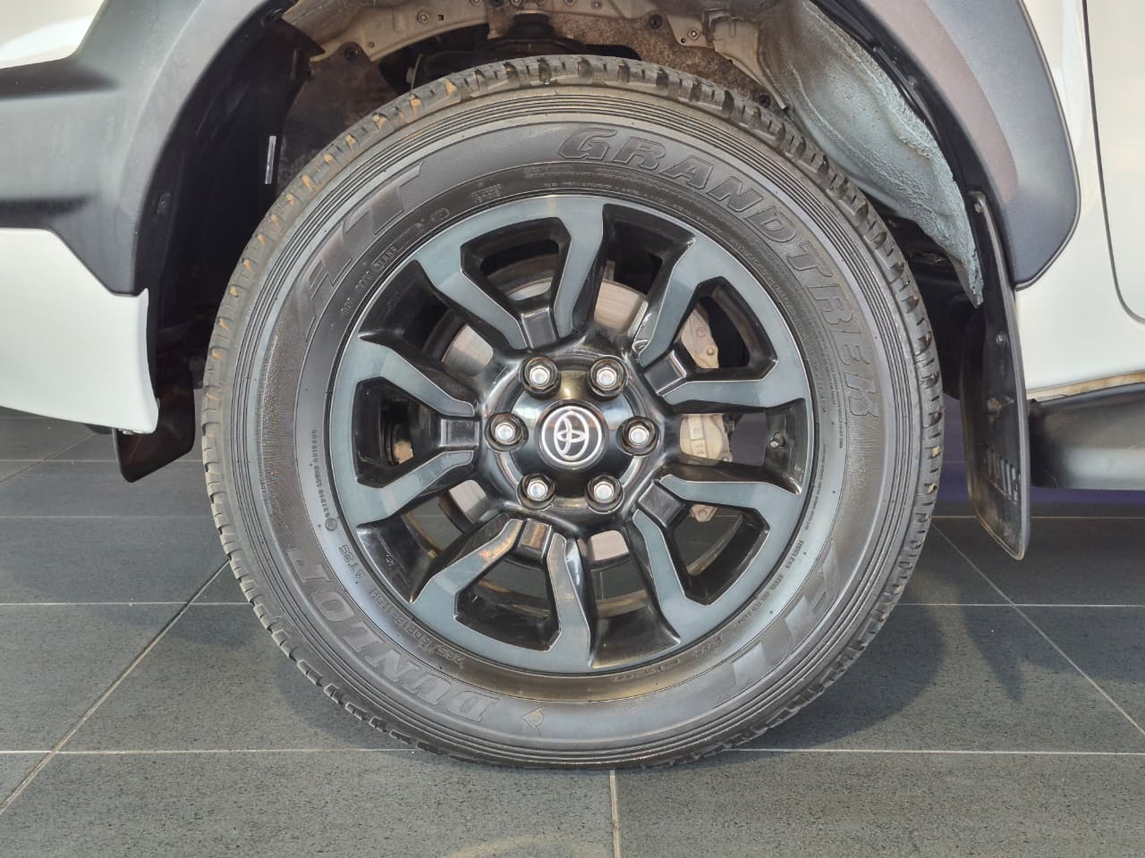 2025 Toyota Hilux image 11