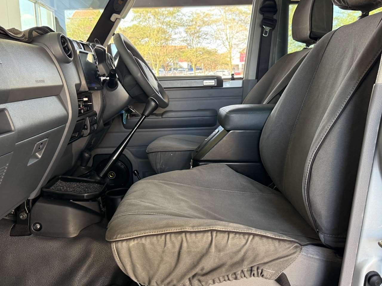 2021 Toyota Landcruiser image 15