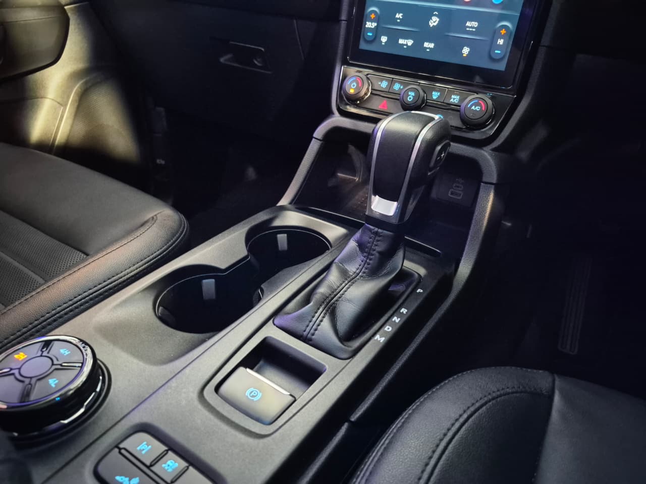2024 Ford Everest image 9