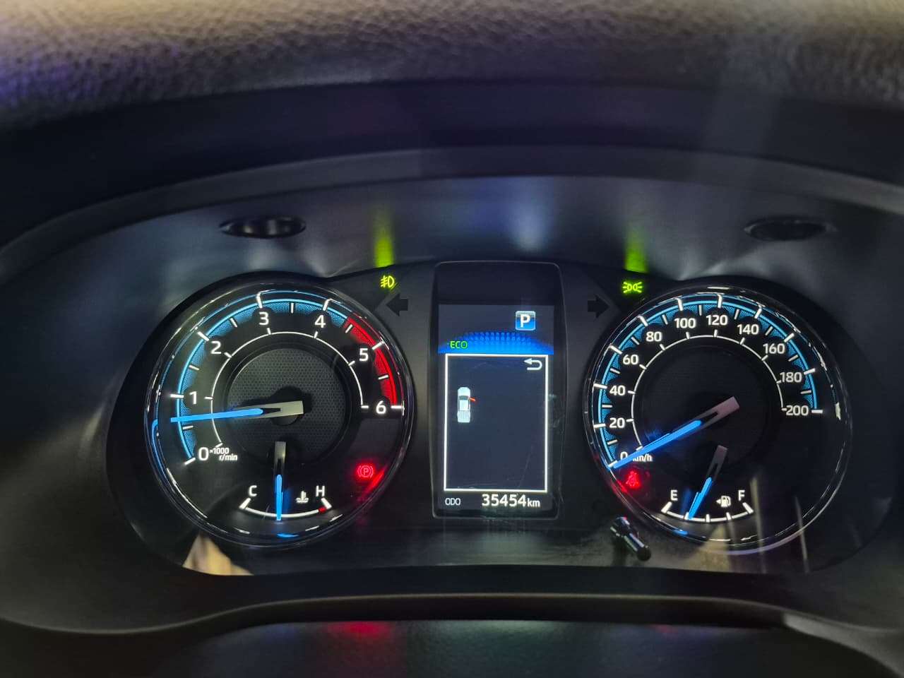 2025 Toyota Hilux image 10