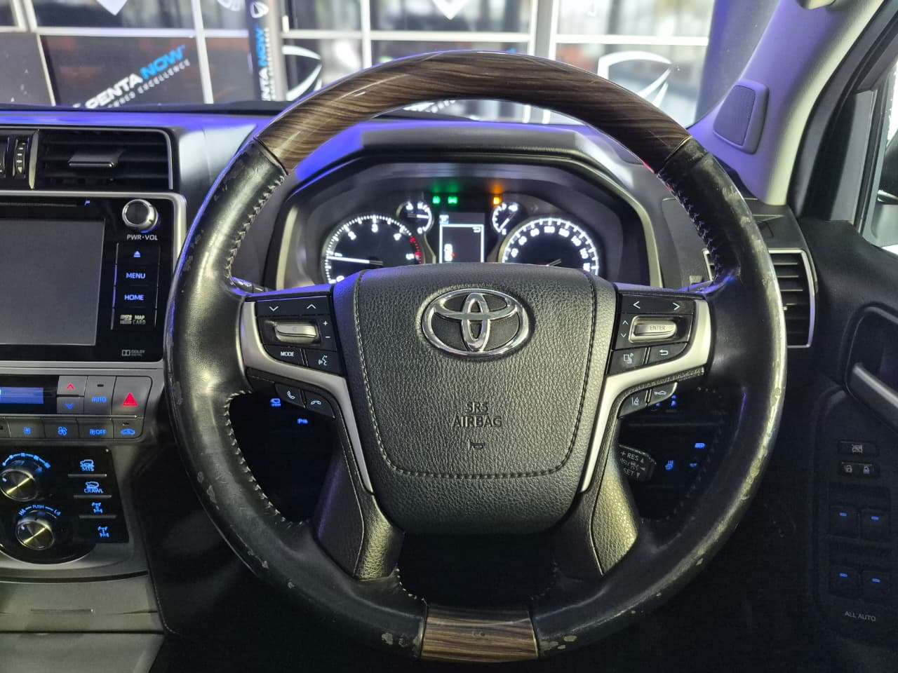 2019 Toyota Prado image 8