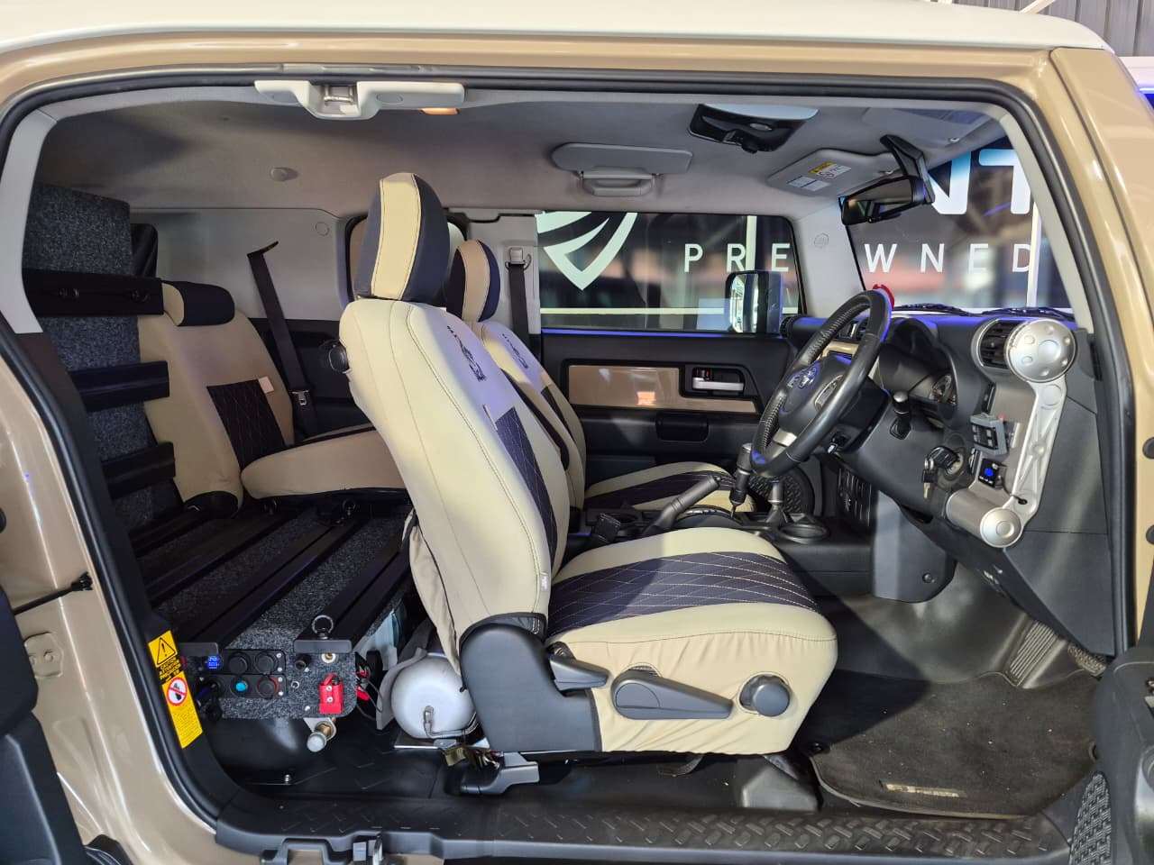 2018 Toyota Fj Cruiser image 16
