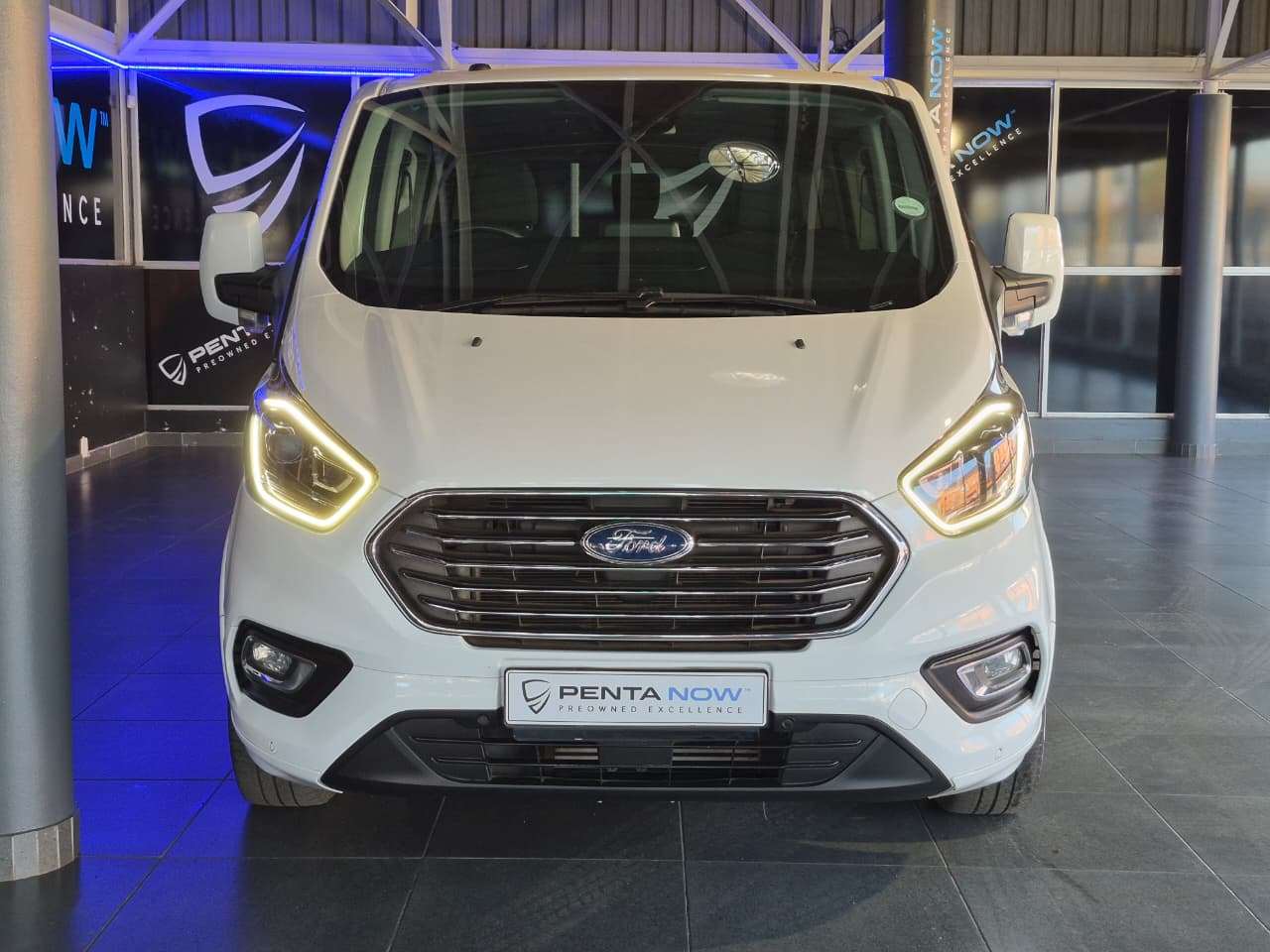 2023 Ford Tourneo image 2