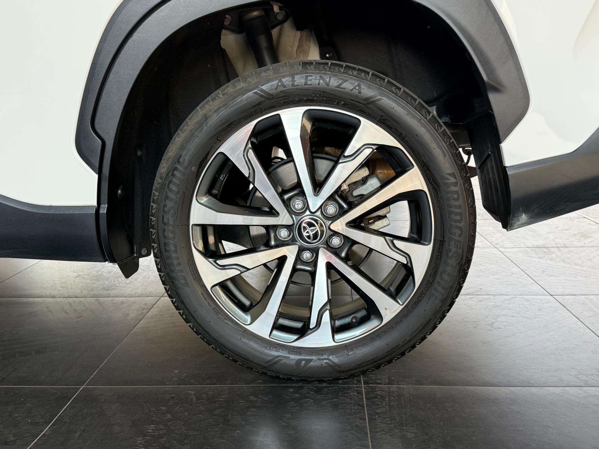 2023 Toyota Corolla Cross image 9
