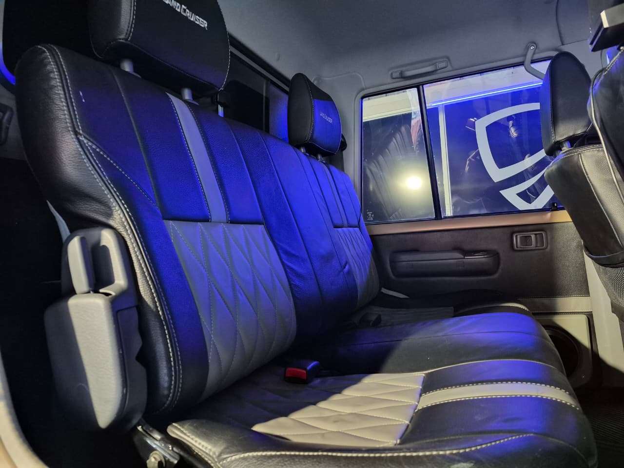 2021 Toyota Land Cruiser image 11